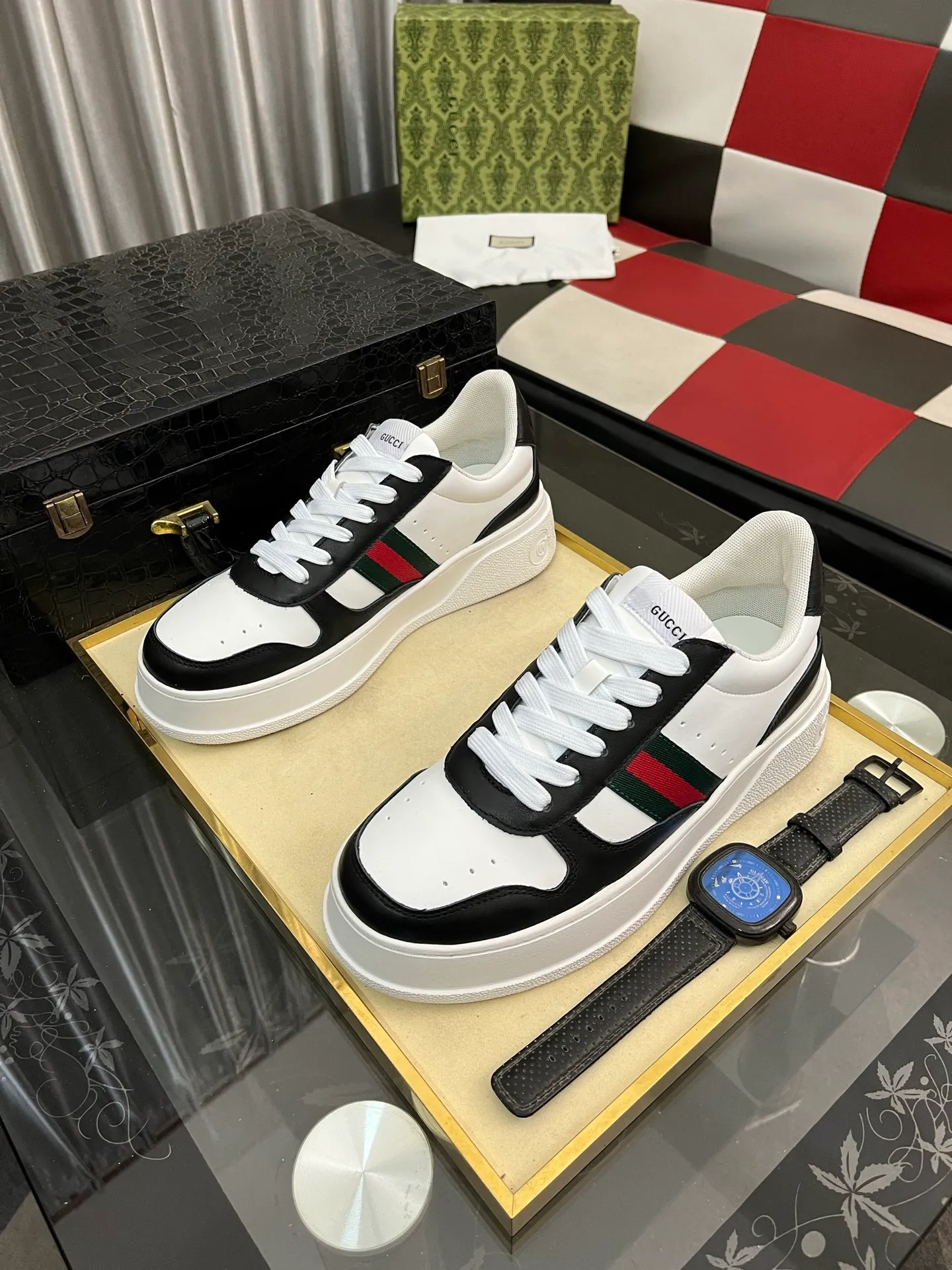 Men's Men's Shoes💰: 380⌚️⌚️[GUCCI] Gucci men's latest white shoe series casual shoes! The official website is built 1:1. Upper: Made of imported cowhide, with electric embroidery ➕Inner lining: Made of high-quality first-layer pigskin, soft and comfortable. Picky material selection and exquisite workmanship give you the best enjoyment. Size: 38-444️⃣Colors available